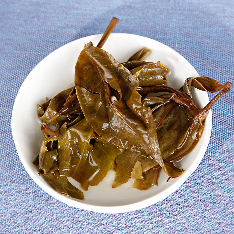 Yiwu Pu-erh Old Tree Raw Tea - 14 Years Aged (200g) - Image 4