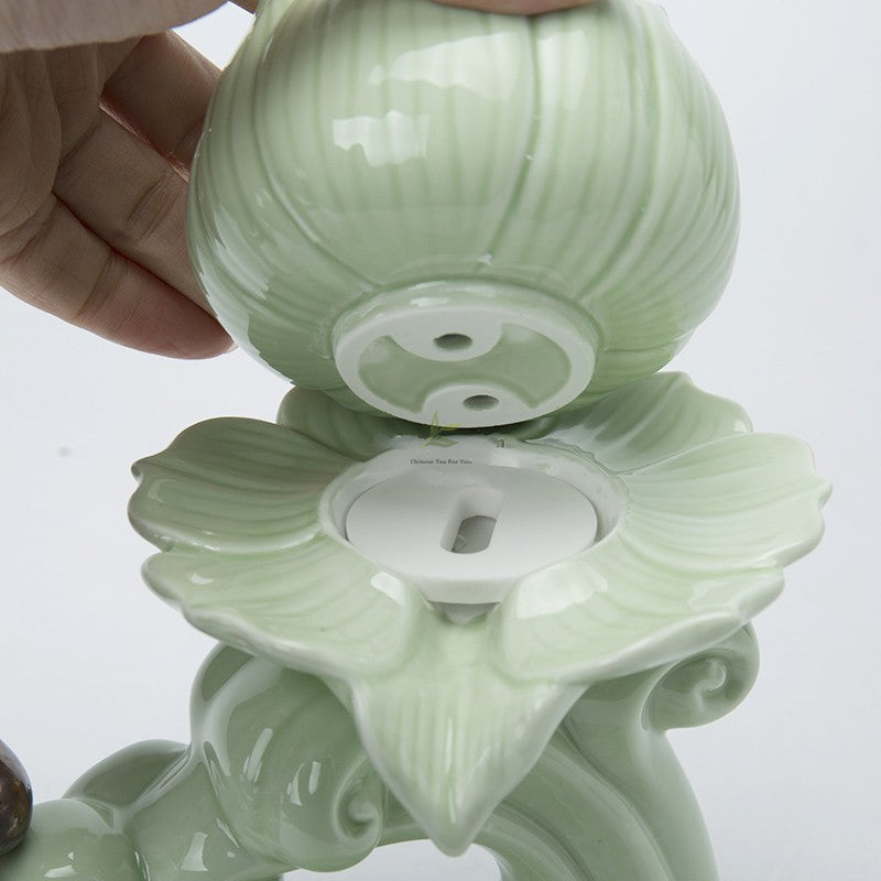 Jade Porcelain Tea Ceremony Set with Automatic Lotus Unveiling Teapot - Image 8
